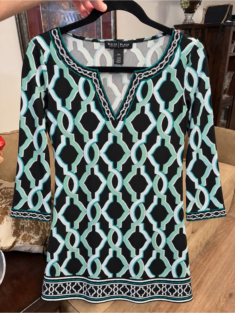 White House Black Market Black and Mint Chainlink V-Neck Tunic